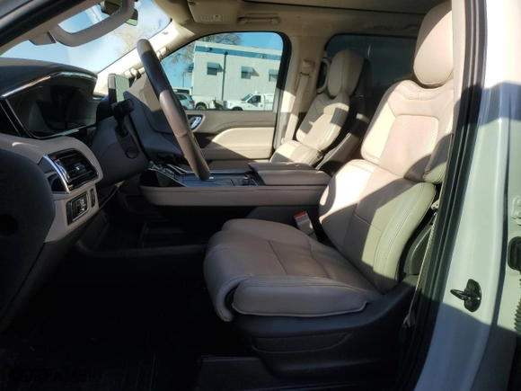 2024 Lincoln Navigator L Reserve with VIN 5LMJJ3LG3REL03097, listed as a Copart auction lot 47100135 with NaN miles and Salvage Title. Bid and sale history available at carsss.com. Image 7.