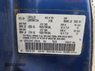 1996 Dodge 1500 z VIN 1B7HC16Y6TJ159102, wystawiony jako Copart lot #55502895 z przebiegiem 160 517 mil mil oraz Szkoda całkowita • Salvage title. Historia ofert i sprzedaży dostępna na DreamBid. Obrazek 13.