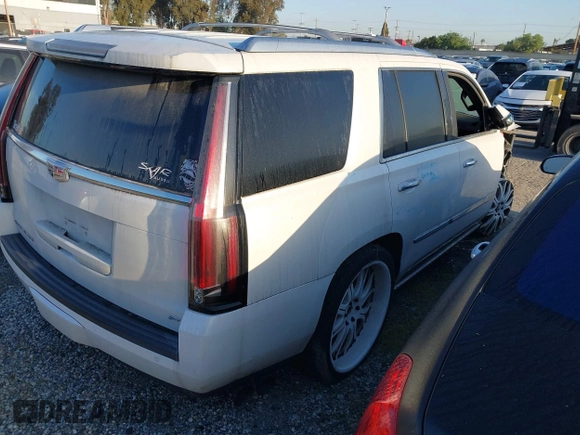 2016 Cadillac Escalade Platinum z VIN 1GYS4DKJ6GR290318, wystawiony jako IAAI lot #40090625 z przebiegiem Nie podano mil oraz . Historia ofert i sprzedaży dostępna na DreamBid. Obrazek 4.