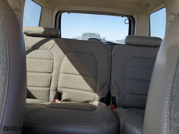 2002 Ford Explorer XLS with VIN 1FMZU72E32ZB26327, listed as a Copart auction lot 48539605 with 121,104 mi miles and Salvage Title. Bid and sale history available at carsss.com. Image 10.