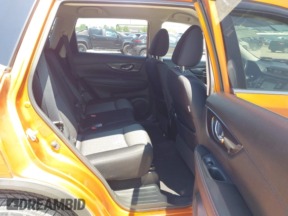 2017 Nissan Rogue S z VIN JN8AT2MVXHW021187, wystawiony jako IAAI lot #42645423 z przebiegiem 78 128 mil mil oraz . Historia ofert i sprzedaży dostępna na DreamBid. Obrazek 8.