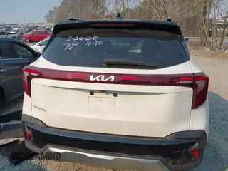 2024 Kia Seltos S z VIN KNDEU2AA2R7475621, wystawiony jako IAAI lot #41673661 z przebiegiem 31 690 mil mil oraz . Historia ofert i sprzedaży dostępna na DreamBid. Obrazek 16.