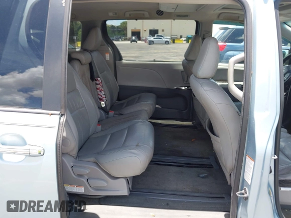 2015 Toyota Sienna XLE с VIN 5TDYK3DC3FS537633, выставлен на аукционе IAAI как лот 42534653 с пробегом 250 730 миль миль и . История ставок и продаж доступна на DreamBid. Изображение 8.