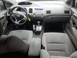 2009 Honda Civic LX z VIN 2HGFA16559H348516, wystawiony jako Copart lot #48715965 z przebiegiem 149 514 mil mil oraz Szkoda całkowita • Salvage title. Historia ofert i sprzedaży dostępna na DreamBid. Obrazek 8.