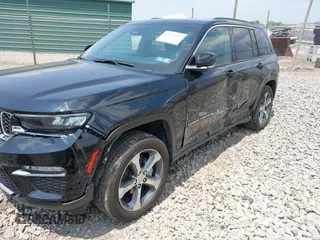 2024 Jeep Grand Cherokee Limited z VIN 1C4RJHBG9RC162492, wystawiony jako IAAI lot #42424937 z przebiegiem 5 939 mil mil oraz . Historia ofert i sprzedaży dostępna na DreamBid. Obrazek 6.