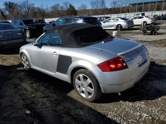 2001 Audi TT with VIN TRUTC28NX11004882, listed as a Copart auction lot 43040175 with 136,783 mi miles and Clean Title. Bid and sale history available at carsss.com. Image 2.