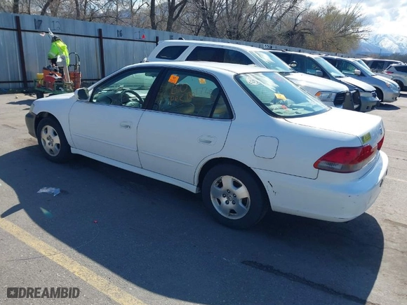 2002 Honda Accord Sdn EX w/Leather with VIN 1HGCG16592A083217, listed as a IAAI auction lot 41969015 with 286,849 mi miles. Bid and sale history available at carsss.com. Image 3.