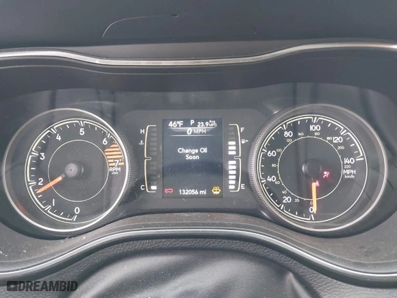 2019 Jeep Cherokee Altitude with VIN 1C4PJMLBXKD320132, listed as a IAAI auction lot 41316702 with 132,056 mi miles. Bid and sale history available at carsss.com. Image 7.