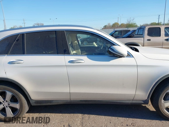 2017 Mercedes-Benz GLC 300 z VIN WDC0G4JB8HF185341, wystawiony jako IAAI lot #41804808 z przebiegiem 52 952 mil mil oraz . Historia ofert i sprzedaży dostępna na DreamBid. Obrazek 13.
