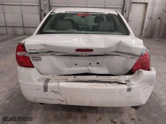 2008 Chevrolet Malibu Classic LS w/1FL with VIN 1G1ZS58F88F119522, listed as a IAAI auction lot 41010555 with 123,328 mi miles. Bid and sale history available at carsss.com. Image 6.