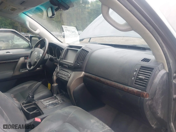 2011 Toyota Land Cruiser with VIN JTMHY7AJ9B4007410, listed as a IAAI auction lot 40460972 with 175,901 mi miles. Bid and sale history available at carsss.com. Image 5.