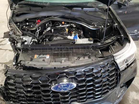 2025 Ford Explorer ST-Line with VIN 1FMUK8KH4SGA52900, listed as a Copart auction lot 50527765 with 3,892 mi miles and Salvage Title. Bid and sale history available at carsss.com. Image 12.