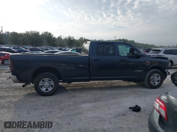 2019 Ram 2500 Tradesman with VIN 3C6UR4HJ3KG712732, listed as a IAAI auction lot 41501124 with 218,362 mi miles. Bid and sale history available at carsss.com. Image 13.