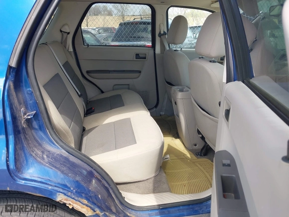2008 Ford Escape XLT with VIN 1FMCU93Z78KA04347, listed as a IAAI auction lot 41978583 with 146,993 mi miles. Bid and sale history available at carsss.com. Image 8.