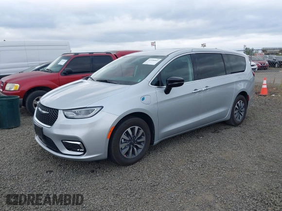 2024 Chrysler Pacifica Hybrid Select z VIN 2C4RC1S75RR156715, wystawiony jako IAAI lot #42496843 z przebiegiem 10 686 mil mil oraz . Historia ofert i sprzedaży dostępna na DreamBid. Obrazek 17.