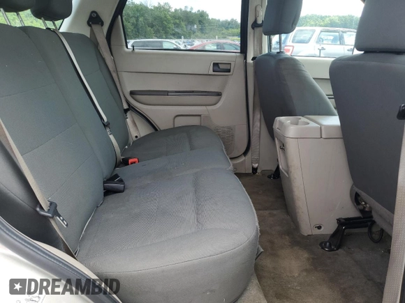 2012 Ford Escape XLS z VIN 1FMCU9C74CKA77442, wystawiony jako Copart lot #65079825 z przebiegiem 132 895 mil mil oraz Czysty tytuł • Clean title. Historia ofert i sprzedaży dostępna na DreamBid. Obrazek 11.