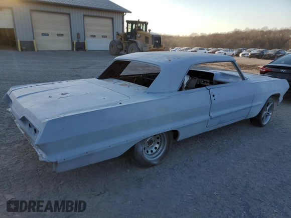 1963 Chevrolet Impala z VIN 31847B122571, wystawiony jako Copart lot #45565345 z przebiegiem Nie podano mil oraz Czysty tytuł • Clean title. Historia ofert i sprzedaży dostępna na DreamBid. Obrazek 3.