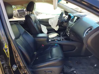 2015 Nissan Pathfinder S z VIN 5N1AR2MM6FC617716, wystawiony jako IAAI lot #42216787 z przebiegiem 148 166 mil mil oraz . Historia ofert i sprzedaży dostępna na DreamBid. Obrazek 5.