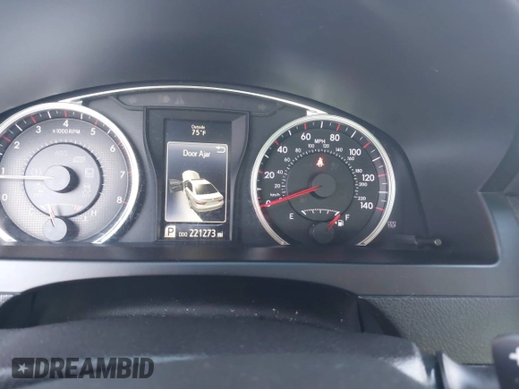 2015 Toyota Camry XLE with VIN 4T1BF1FK1FU895551, listed as a IAAI auction lot 40253286 with 221,273 mi miles and . Bid and sale history available at DreamBid. Image 7.