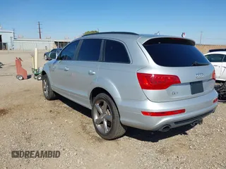 2015 Audi Q7 3.0T S line Prestige with VIN WA1DGAFE7FD010381, listed as a IAAI auction lot 40497702 with 167,046 mi miles. Bid and sale history available at carsss.com. Image 3.