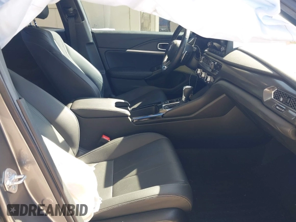 2024 Acura Integra w/A-Spec Package z VIN 19UDE4H30RA019245, wystawiony jako IAAI lot #41515574 z przebiegiem 12 412 mil mil oraz . Historia ofert i sprzedaży dostępna na DreamBid. Obrazek 5.