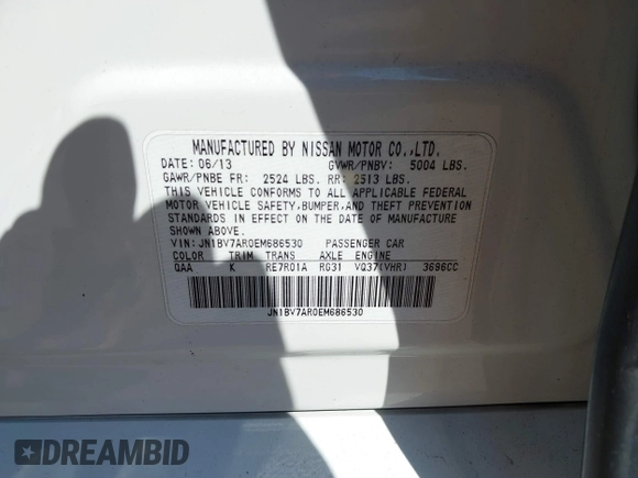2014 Infiniti Q50 Premium with VIN JN1BV7AR0EM686530, listed as a IAAI auction lot 40381908 with 228,156 mi miles. Bid and sale history available at carsss.com. Image 9.