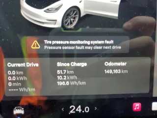2021 Tesla Model 3 Standard Range Plus z VIN 5YJ3E1EA0MF906162, wystawiony jako Copart lot #53004925 z przebiegiem 149 163 mil mil oraz Tytuł czysty. Historia ofert i sprzedaży dostępna na DreamBid. Obrazek 9.