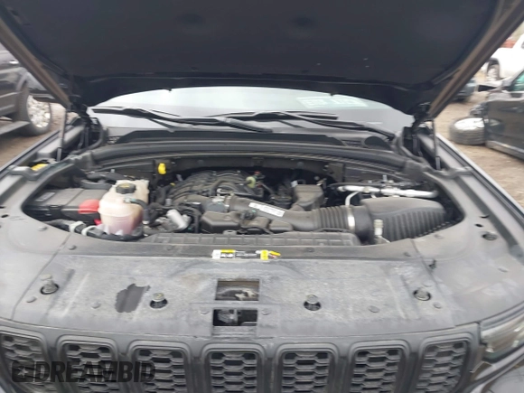 2023 Jeep Grand Cherokee Laredo z VIN 1C4RJHAG4PC599198, wystawiony jako IAAI lot #41741474 z przebiegiem 19 162 mil mil oraz . Historia ofert i sprzedaży dostępna na DreamBid. Obrazek 10.