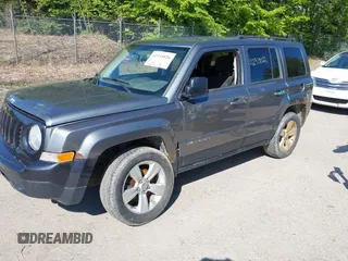 2011 Jeep Patriot Latitude z VIN 1J4NF1GB4BD251417, wystawiony jako IAAI lot #42318026 z przebiegiem 176 097 mil mil oraz . Historia ofert i sprzedaży dostępna na DreamBid. Obrazek 2.
