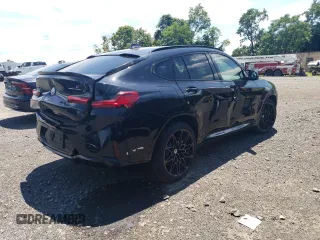 2023 BMW X4 M z VIN 5YM23EC02P9R51063, wystawiony jako Copart lot #62437474 z przebiegiem 5 395 mil mil oraz Szkoda całkowita • Salvage title. Historia ofert i sprzedaży dostępna na DreamBid. Obrazek 3.