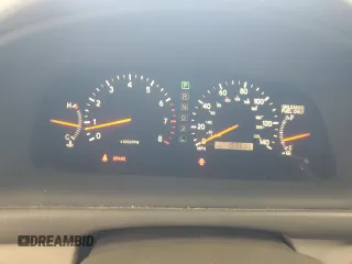 2001 Lexus ES 300 z VIN JT8BF28G910303864, wystawiony jako Copart lot #61811935 z przebiegiem 159 696 mil mil oraz Szkoda całkowita • Salvage title. Historia ofert i sprzedaży dostępna na DreamBid. Obrazek 9.