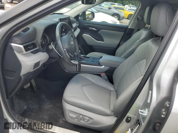 2024 Toyota Highlander LE with VIN 5TDKDRAH5RS050859, listed as a Copart auction lot 61609205 with 15,284 mi miles and Salvage title. Bid and sale history available at DreamBid. Image 7.