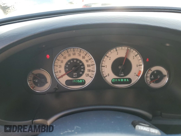 2002 Chrysler Town & Country LXi with VIN 2C8GP54L42R633877, listed as a Copart auction lot 42253175 with 193,587 mi miles and Clean Title. Bid and sale history available at carsss.com. Image 9.