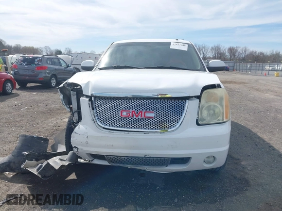 2008 GMC Yukon SLT w/4SB with VIN 1GKFC13J78R156057, listed as a IAAI auction lot 41822580 with 296,954 mi miles. Bid and sale history available at carsss.com. Image 12.