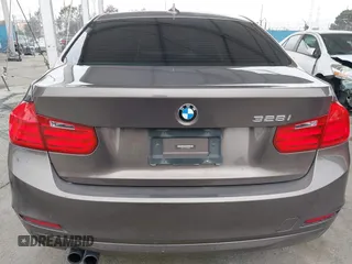 2012 BMW 3 Series 328i z VIN WBA3C1C55CA696853, wystawiony jako IAAI lot #41870826 z przebiegiem 215 613 mil mil oraz . Historia ofert i sprzedaży dostępna na DreamBid. Obrazek 16.