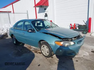 1998 Ford Escort SE with VIN 1FAFP13P8WW116840, listed as a IAAI auction lot 41329735 with 206,320 mi miles. Bid and sale history available at carsss.com. Image 1.