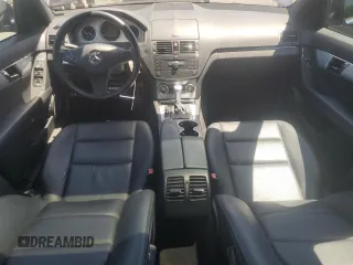 2008 Mercedes-Benz C 300 Sport z VIN WDDGF54X88F055375, wystawiony jako Copart lot #57657925 z przebiegiem 87 558 mil mil oraz Szkoda całkowita • Salvage title. Historia ofert i sprzedaży dostępna na DreamBid. Obrazek 8.