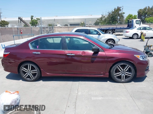 2016 Honda Accord Sport z VIN 1HGCR2F52GA128487, wystawiony jako IAAI lot #42465955 z przebiegiem Nie podano mil oraz . Historia ofert i sprzedaży dostępna na DreamBid. Obrazek 13.