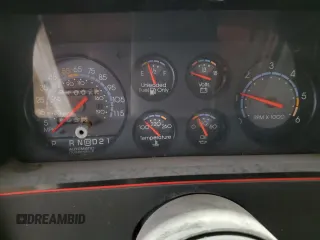 1988 Chevrolet Monte Carlo z VIN 1G1GZ11G3JP115201, wystawiony jako Copart lot #75502454 z przebiegiem 71 006 mil mil oraz Szkody całkowita. Historia ofert i sprzedaży dostępna na DreamBid. Obrazek 9.