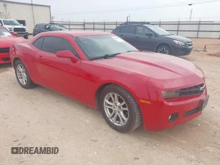 2013 Chevrolet Camaro LT z VIN 2G1FB1E32D9199408, wystawiony jako IAAI lot #42140199 z przebiegiem 204 629 mil mil oraz . Historia ofert i sprzedaży dostępna na DreamBid. Obrazek 1.