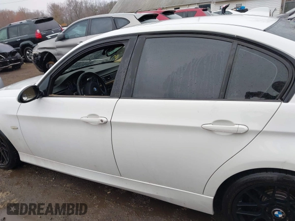 2007 BMW 3 Series 328i with VIN WBAVA335X7P141314, listed as a IAAI auction lot 41773135 with 131,955 mi miles. Bid and sale history available at carsss.com. Image 14.