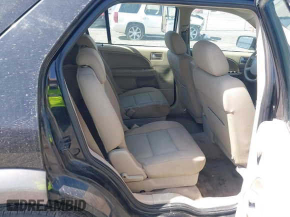 2005 Ford Freestyle SE with VIN 1FMZK01165GA48072, listed as a IAAI auction lot 41782025 with 235,073 mi miles. Bid and sale history available at carsss.com. Image 8.