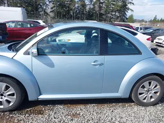 2010 Volkswagen Beetle with VIN 3VWRG3AG4AM016018, listed as a IAAI auction lot 41873044 with 33,263 mi miles and . Bid and sale history available at DreamBid. Image 14.
