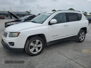 2016 Jeep Compass Latitude z VIN 1C4NJCEA0GD636443, wystawiony jako Copart lot #65292325 z przebiegiem 147 608 mil mil oraz Czysty tytuł • Clean title. Historia ofert i sprzedaży dostępna na DreamBid. Obrazek 1.