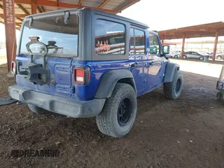 2020 Jeep Wrangler Unlimited Sport Altitude z VIN 1C4HJXDG4LW312551, wystawiony jako IAAI lot #41633675 z przebiegiem 60 097 mil mil oraz . Historia ofert i sprzedaży dostępna na DreamBid. Obrazek 4.