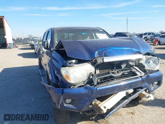 2015 Toyota Tacoma with VIN 5TFLU4EN6FX112038, listed as a IAAI auction lot 41592759 with 236,252 mi miles. Bid and sale history available at carsss.com. Image 1.