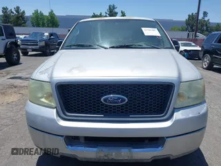 2004 Ford F-150 XLT z VIN 1FTPW12574KA94710, wystawiony jako IAAI lot #42505287 z przebiegiem 154 469 mil mil oraz . Historia ofert i sprzedaży dostępna na DreamBid. Obrazek 6.