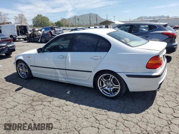 2005 BMW 3 Series 330i with VIN WBAEV53455KM41084, listed as a Copart auction lot 50338425 with 223,116 mi miles and Salvage title. Bid and sale history available at DreamBid. Image 2.