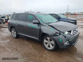 2012 Toyota Highlander Limited with VIN 5TDYK3EH7CS086048, listed as a IAAI auction lot 41008487 with 197,000 mi miles. Bid and sale history available at carsss.com. Image 1.