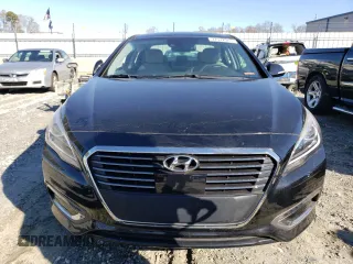 2017 Hyundai Sonata Hybrid Limited with VIN KMHE34L30HA076054, listed as a Copart auction lot 77972943 with 60,977 mi miles. Bid and sale history available at carsss.com. Image 5.